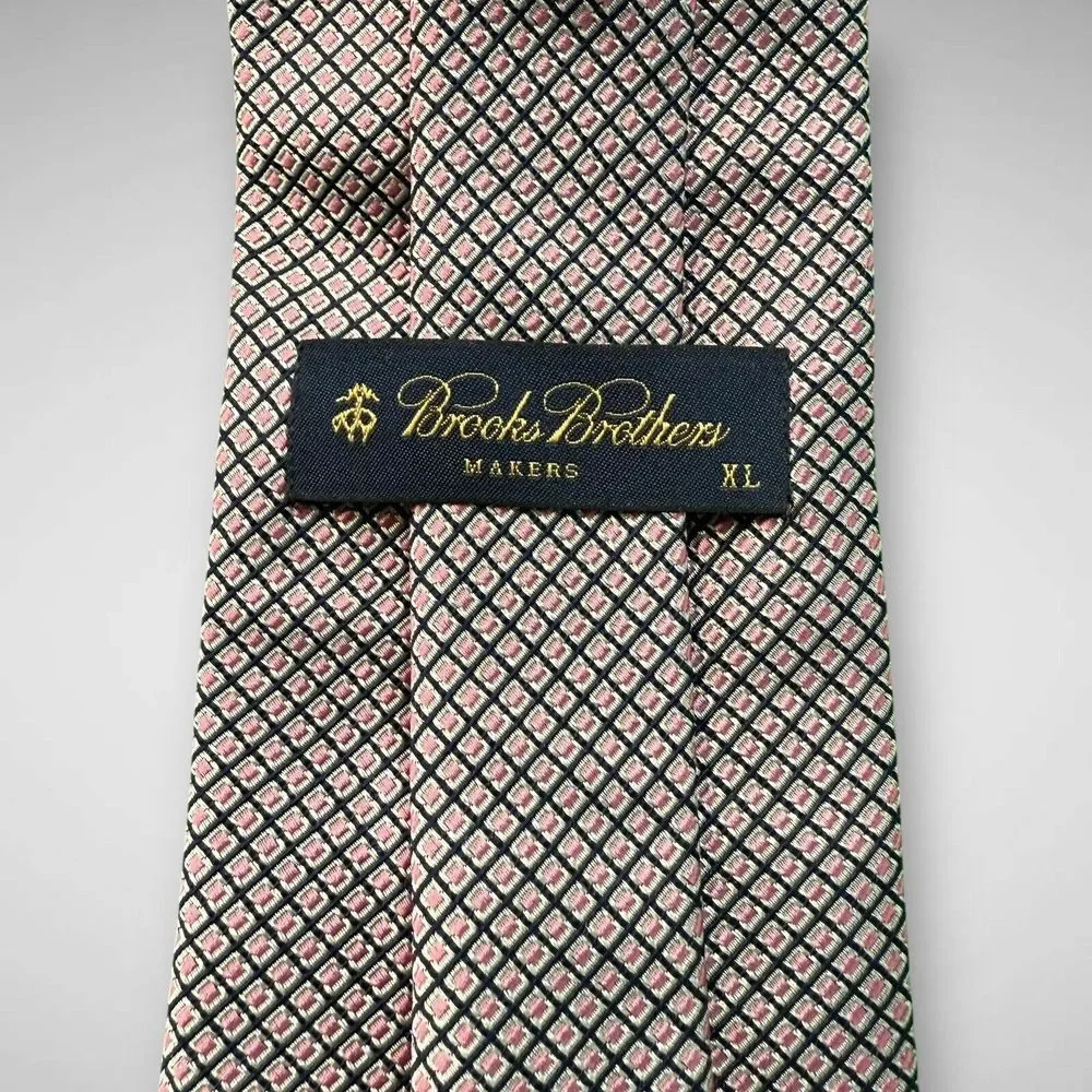 Brooks Brothers Makers Mens Navy Blue Pink Silk Neck‎ Tie Made In USA